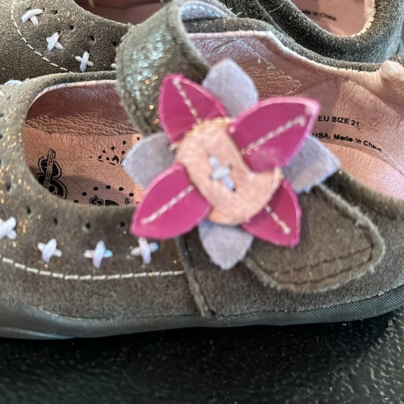 Pediped Floral Mary Janes, Toddler Size 5.5 - Picture 13 of 14